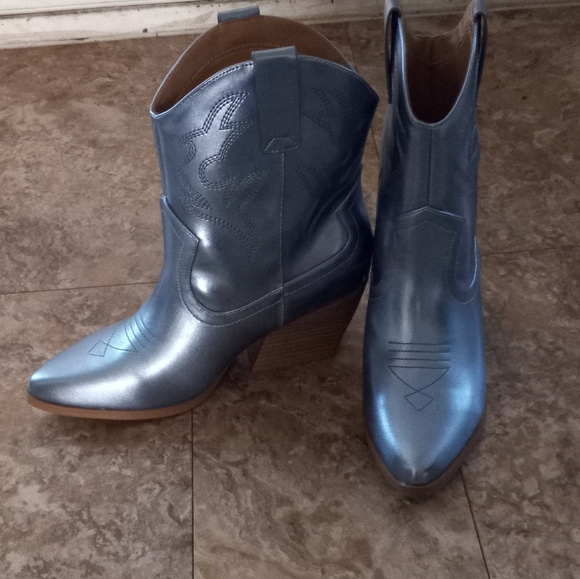 Cowboy booties - Picture 2 of 9